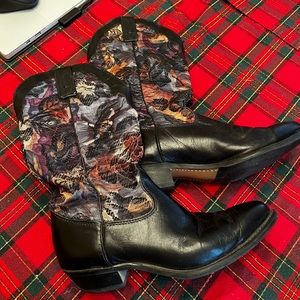 Size 7 Ladies Leather Cowboy Boots